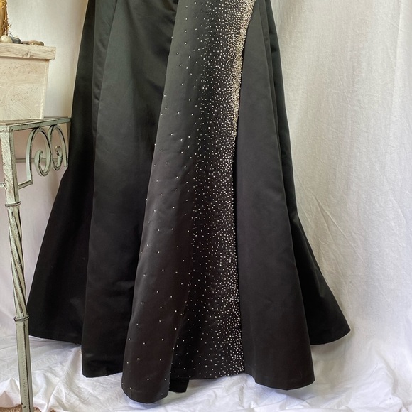 Cache Black & Sliver Maxi Formal Spaghetti Strap Rhinestone Embellished Dress 4 - Picture 7 of 10